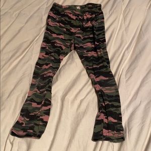 Little Girl Camo Leggings